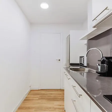 Blueground Les Corts Balcony Ac Wd Bcn-157 * Барселона